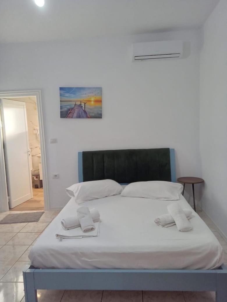 Vila Pasha Sarandë Kamer foto