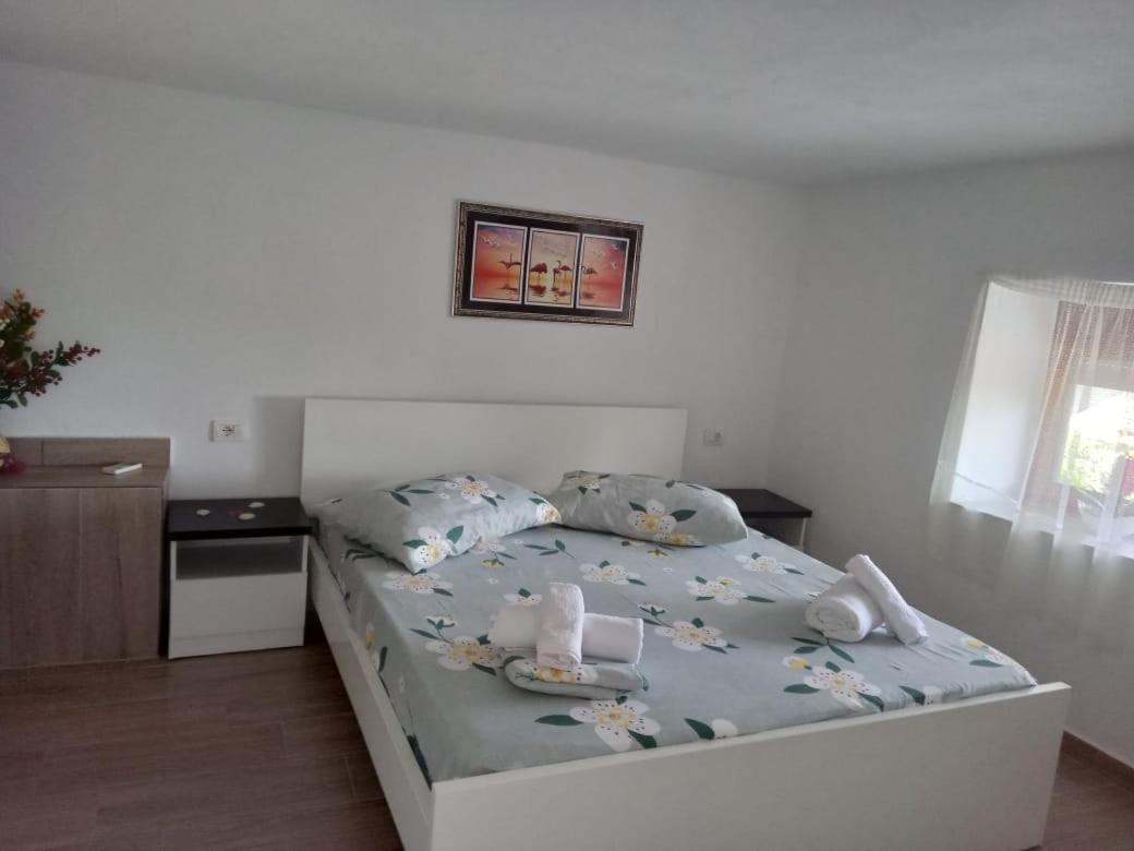 Vila Pasha Sarandë Kamer foto